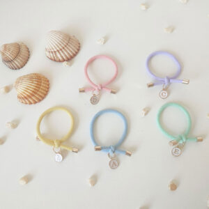 Pulseras minimalistas con inicial