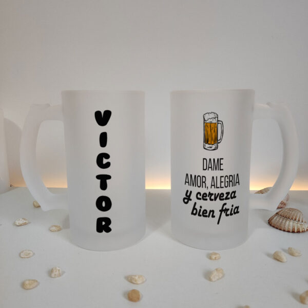 Jarra "Dame amor, alegría y una cerveza bien fría" personalizada
