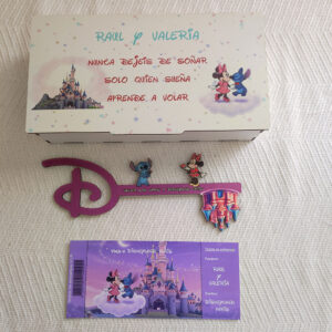 Llave Disney con caja y entrada personalizadas